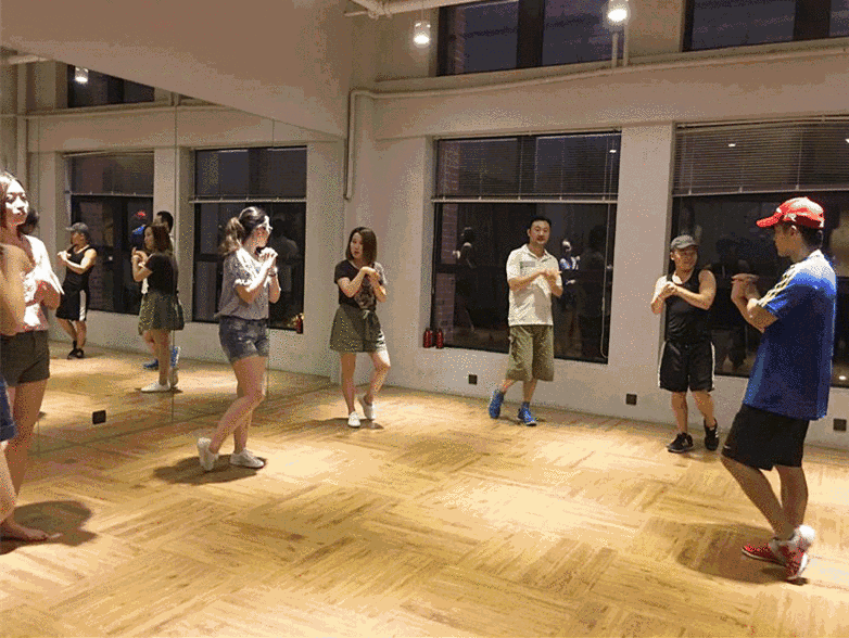 1503025864.gif