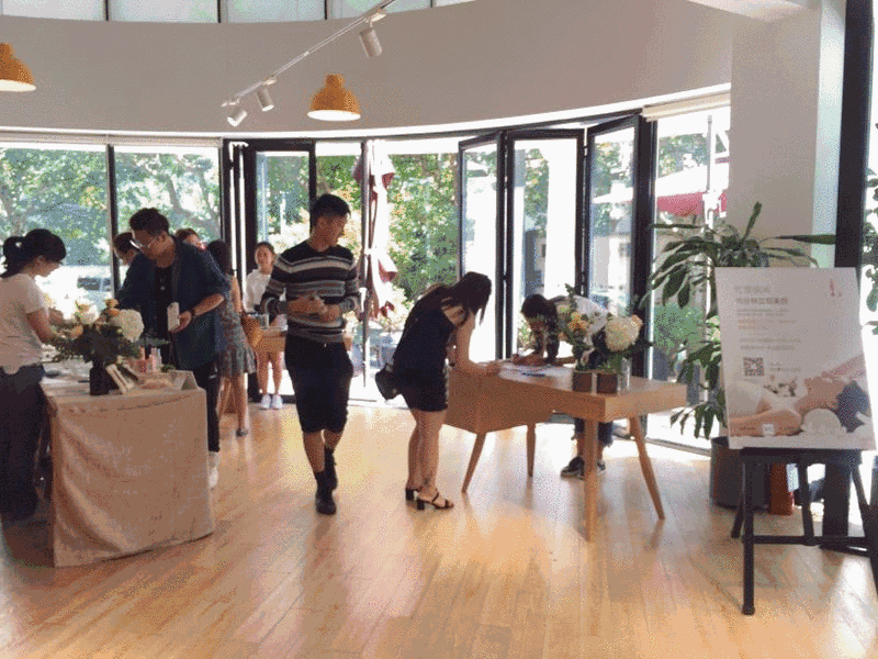 1505975668.gif
