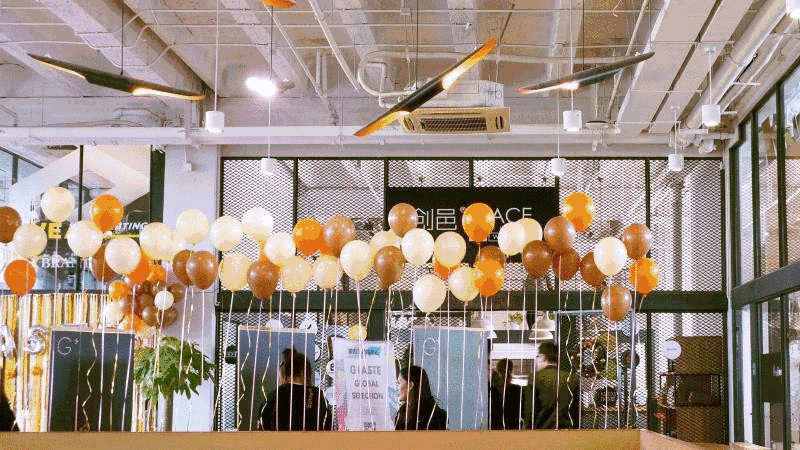 1512113977.gif